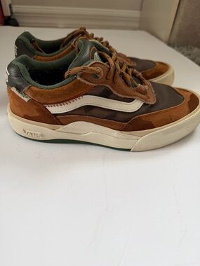 Vans Brown and Green Low-Top Sneakers with Cream Stripe